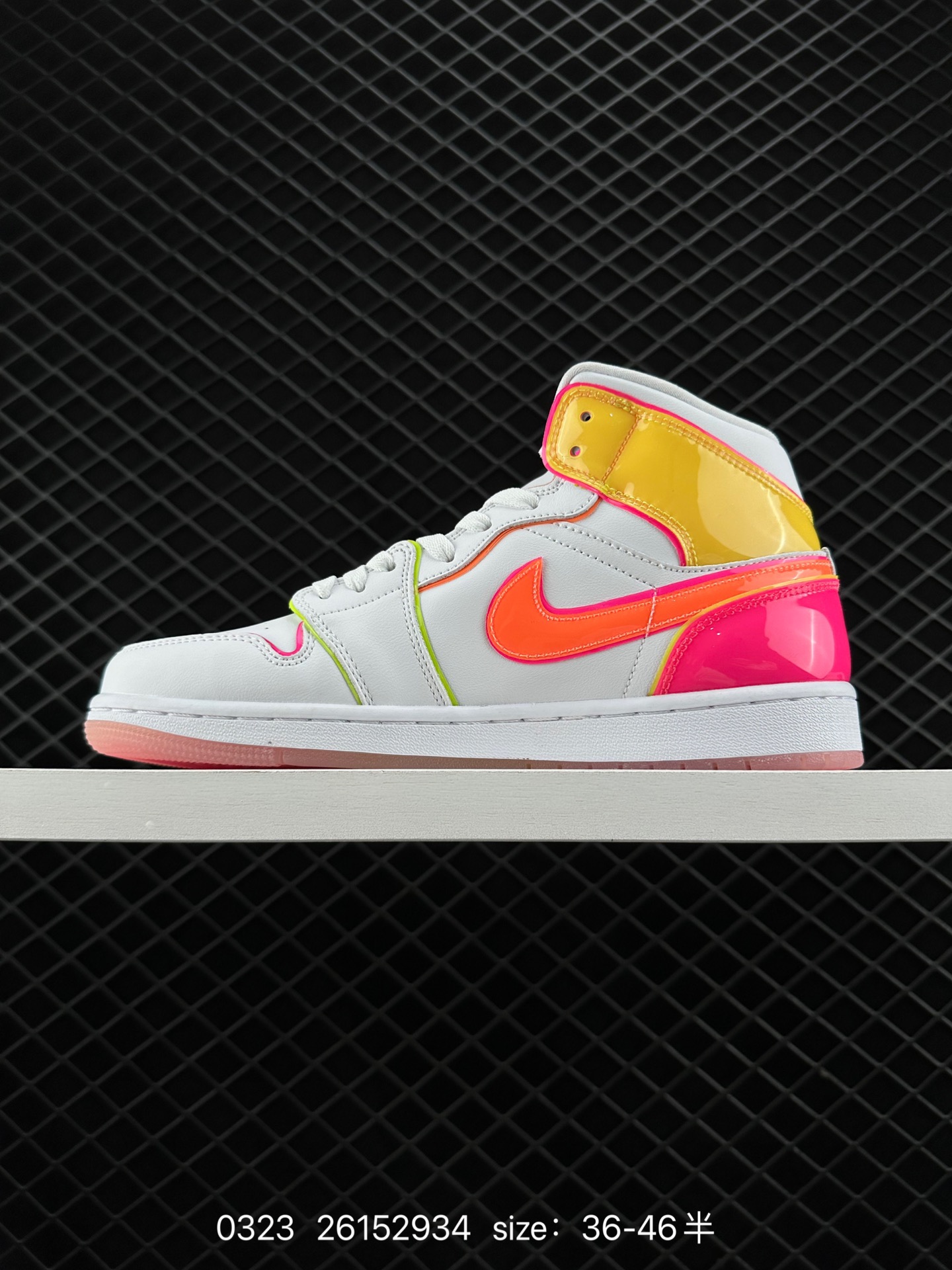 （NIKE）AIR JORDAN 1 MID